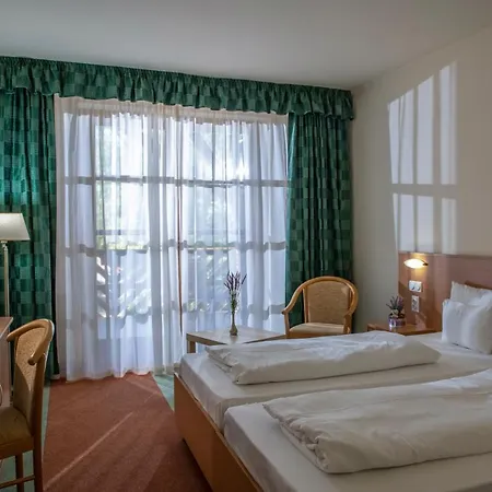 Zichy Park Hotel Bikacs