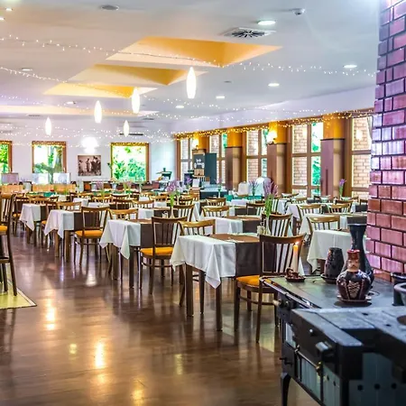 Zichy Park 4*