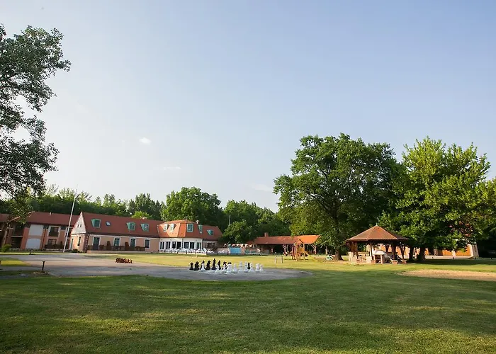 Zichy Park 4*